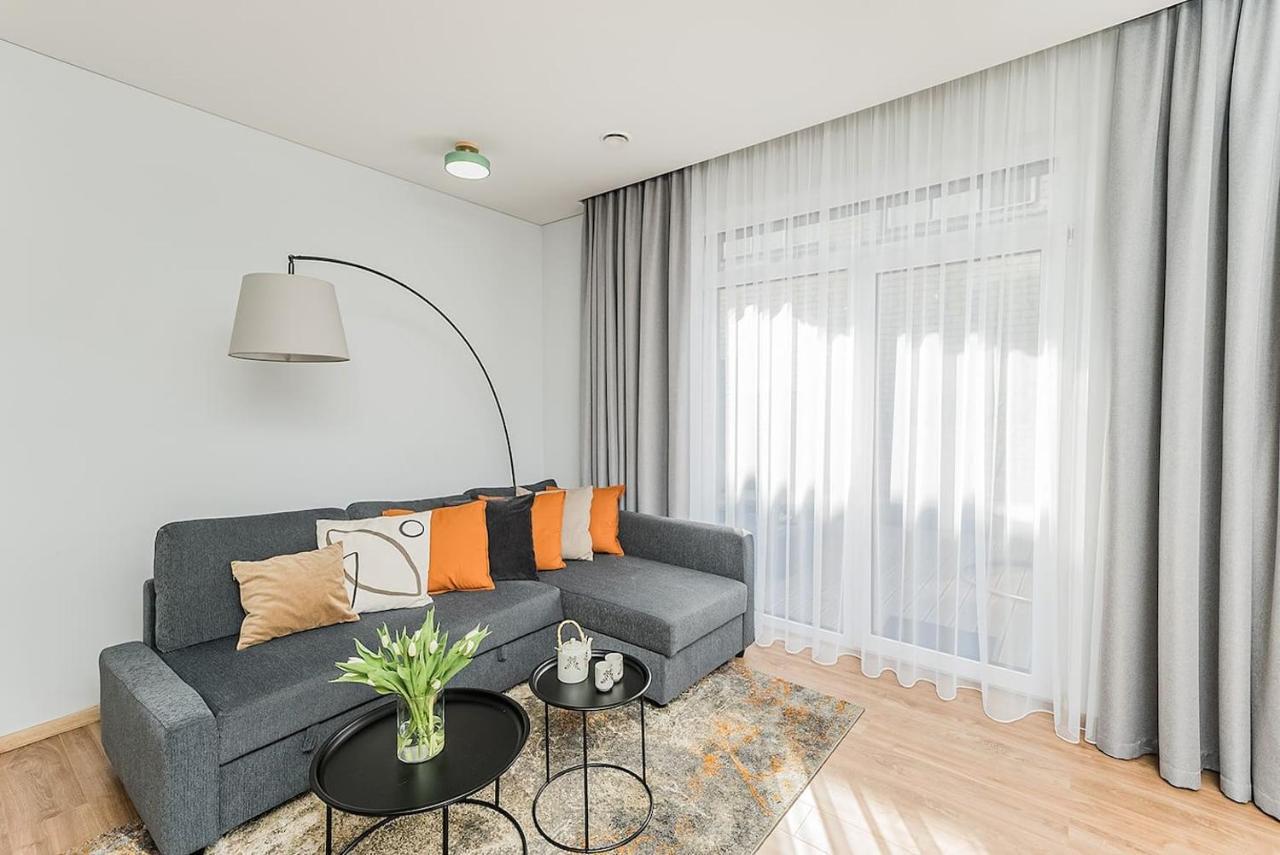 Lovely Apartment With Private Terrace By Urban Rent Kaunas Exteriör bild