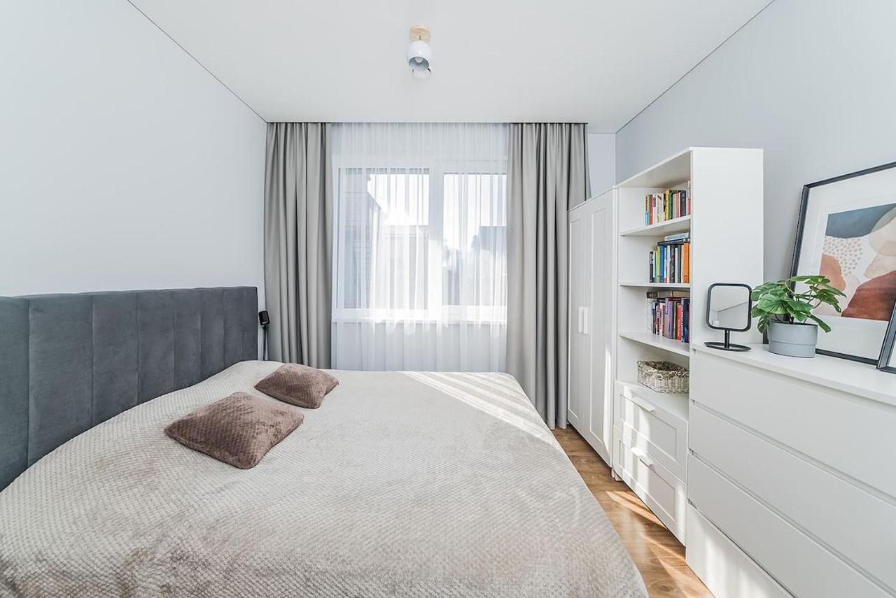 Lovely Apartment With Private Terrace By Urban Rent Kaunas Exteriör bild