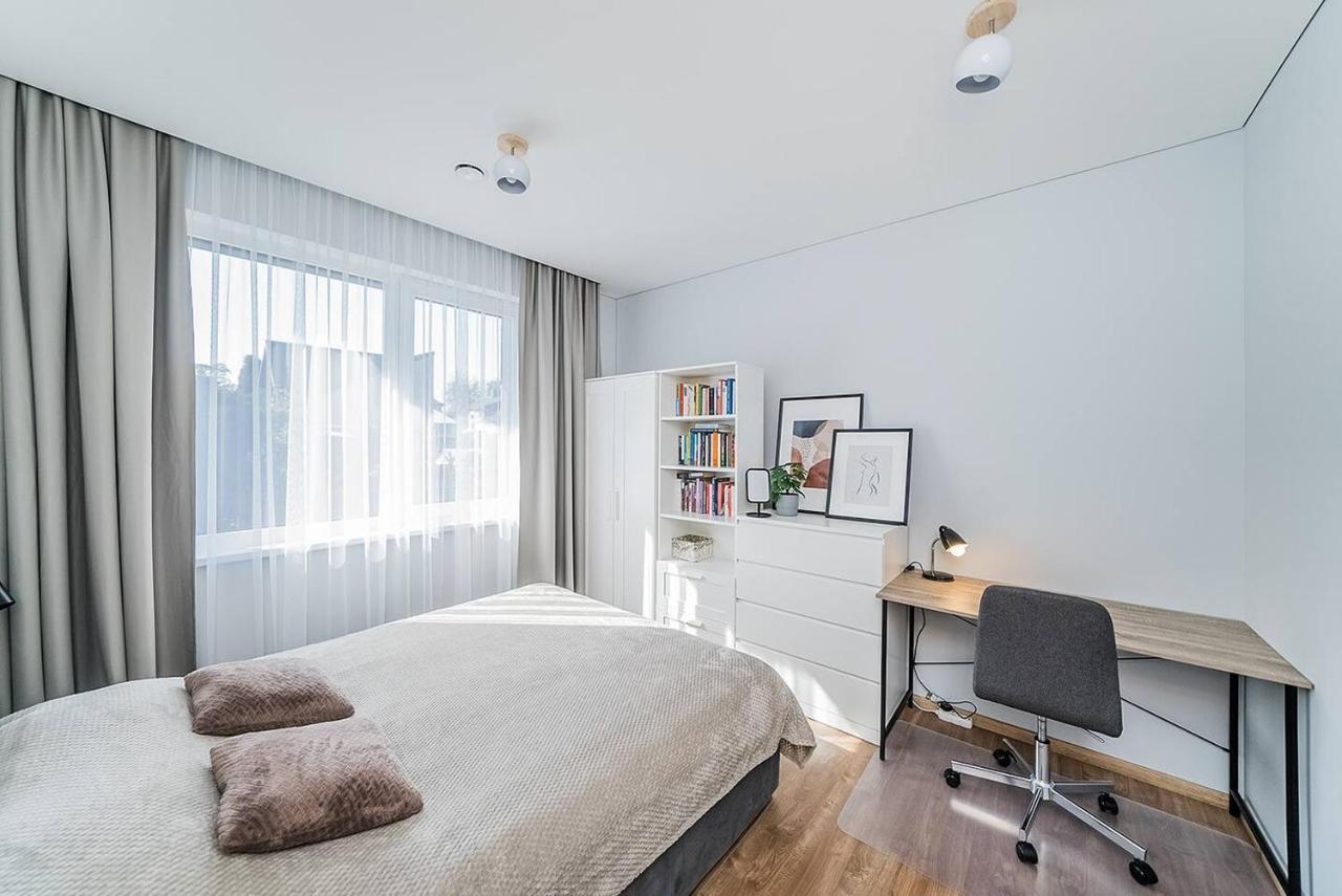 Lovely Apartment With Private Terrace By Urban Rent Kaunas Exteriör bild