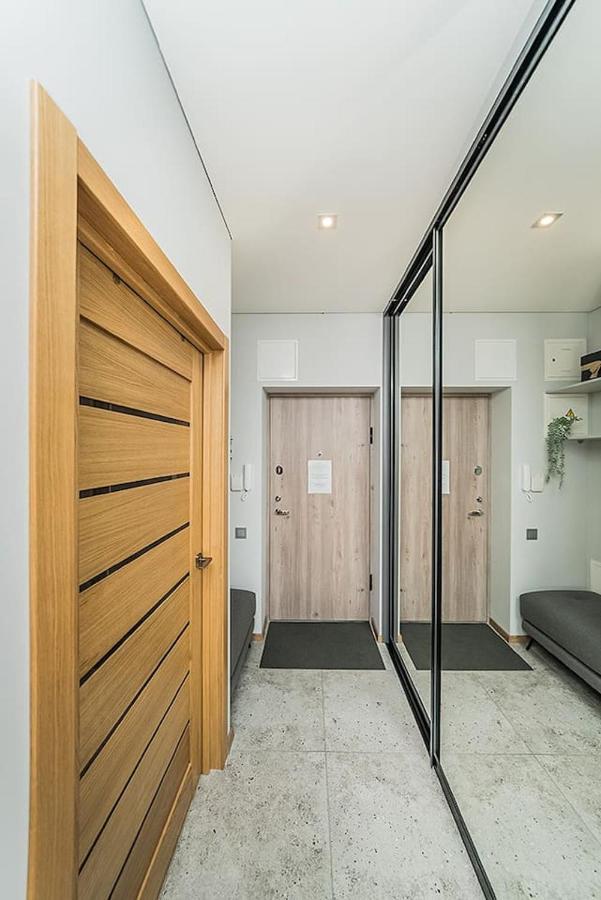 Lovely Apartment With Private Terrace By Urban Rent Kaunas Exteriör bild